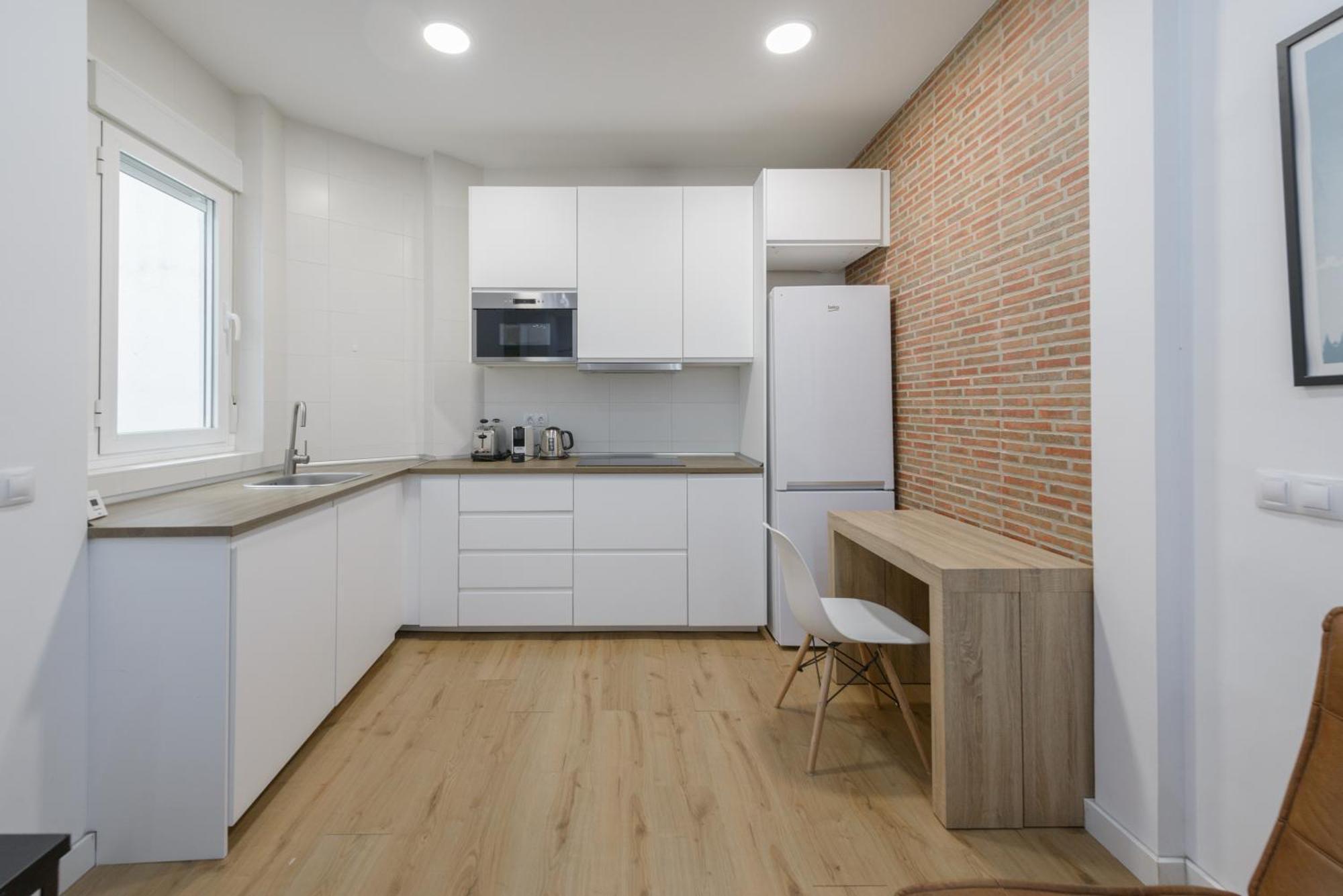 شقة Avila Calle, Precioso Estudio En Santiago Bernabeu-Estrecho En Segundo Piso Sin Ascensor مدريد المظهر الخارجي الصورة