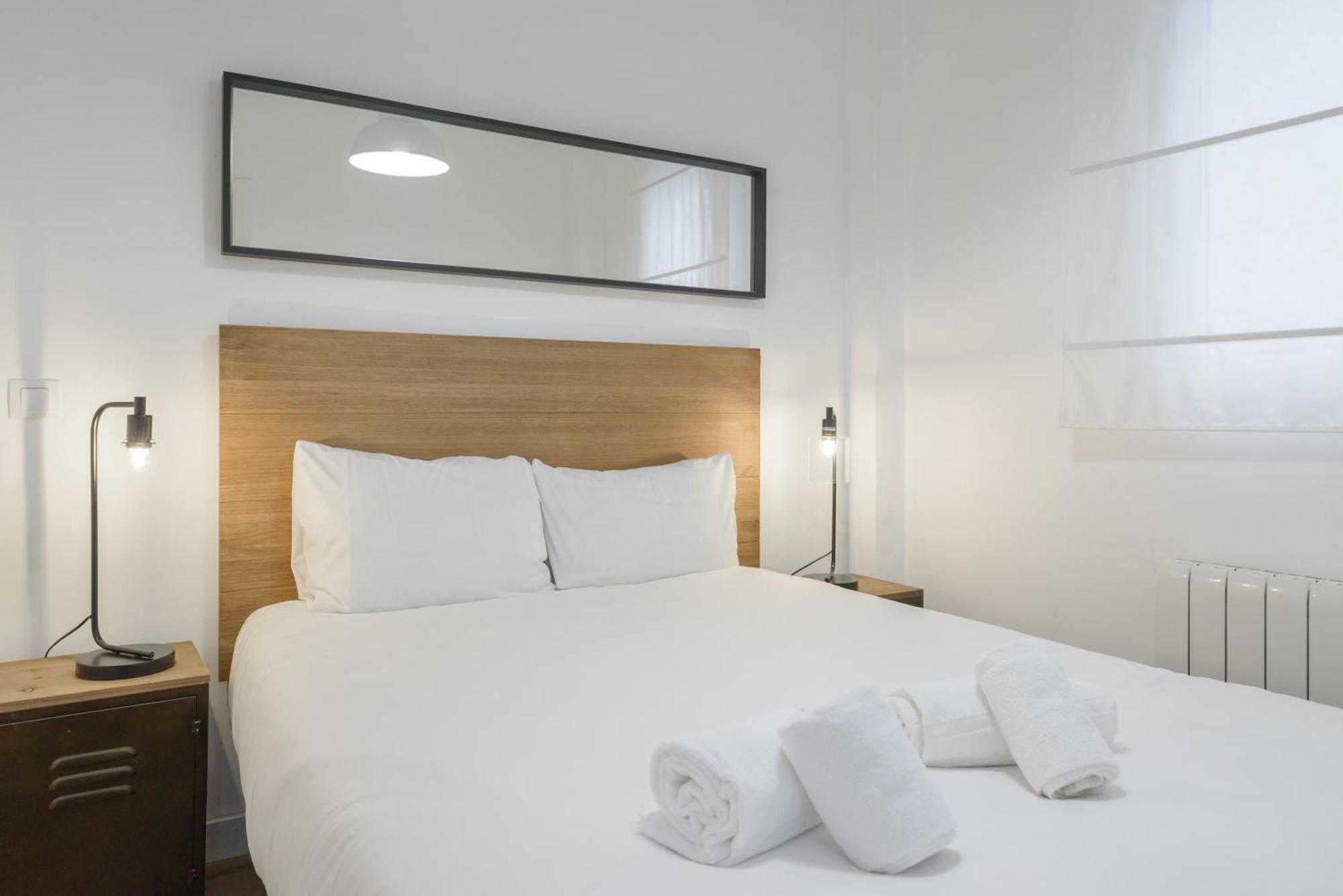 شقة Avila Calle, Precioso Estudio En Santiago Bernabeu-Estrecho En Segundo Piso Sin Ascensor مدريد المظهر الخارجي الصورة