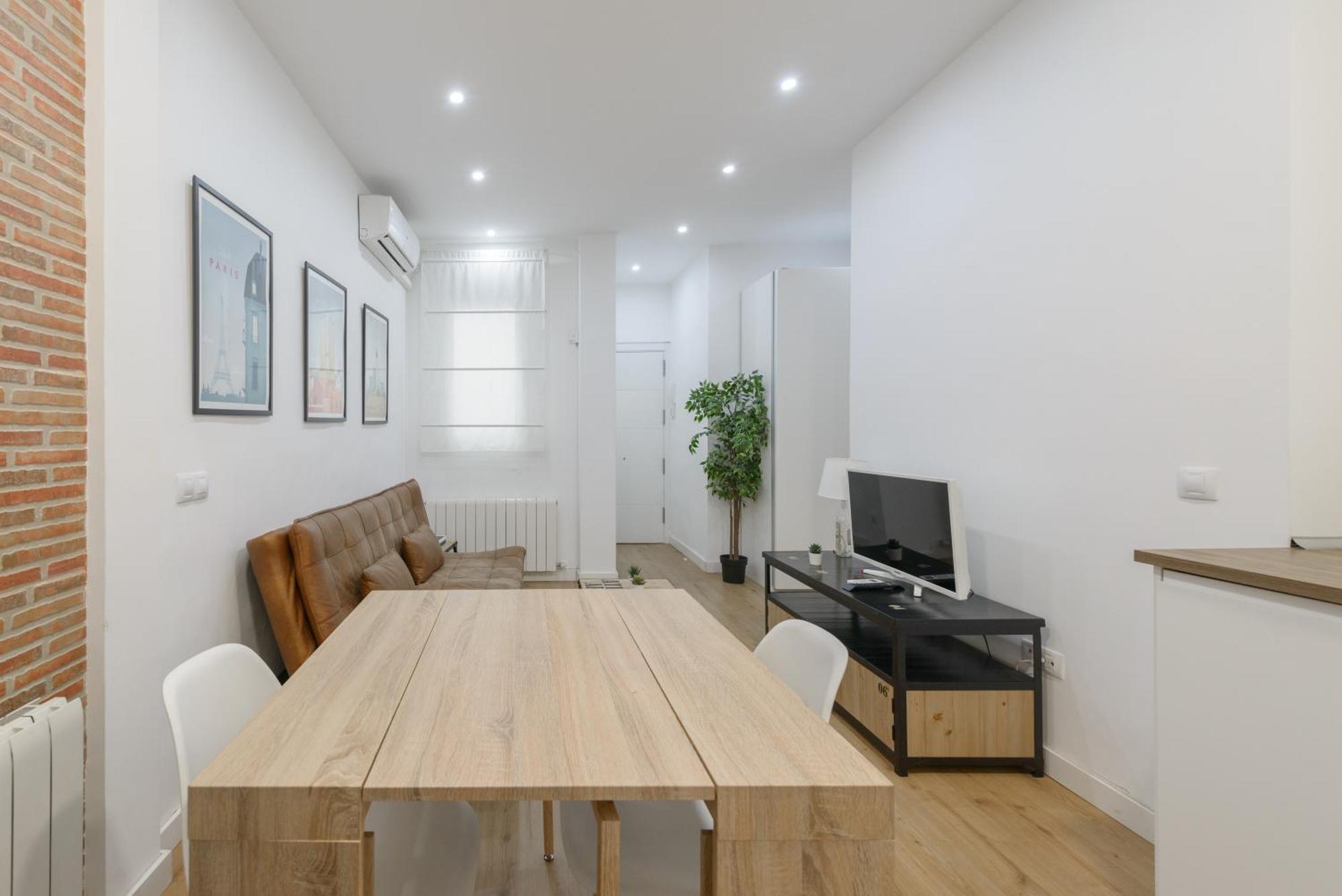 شقة Avila Calle, Precioso Estudio En Santiago Bernabeu-Estrecho En Segundo Piso Sin Ascensor مدريد المظهر الخارجي الصورة