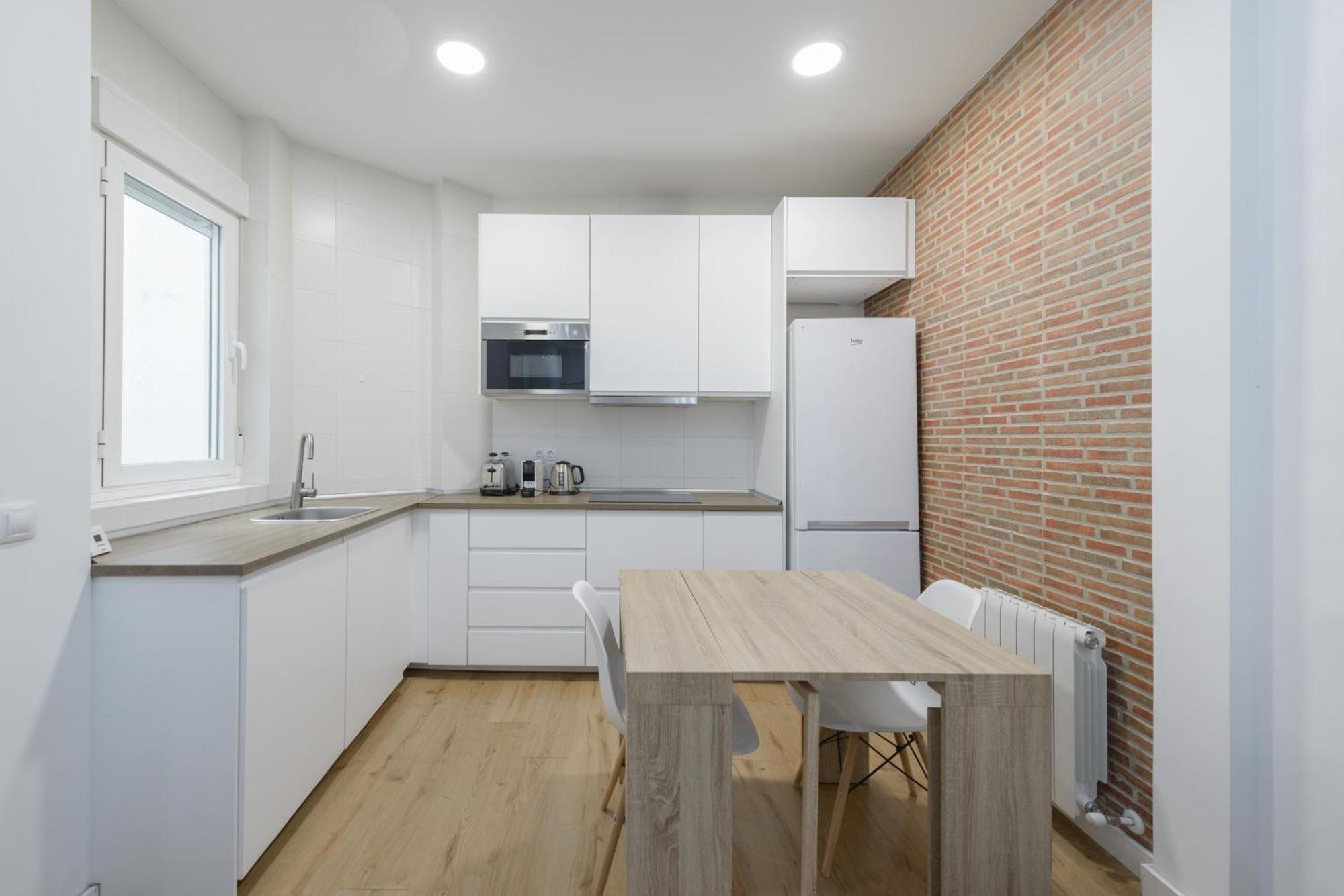 شقة Avila Calle, Precioso Estudio En Santiago Bernabeu-Estrecho En Segundo Piso Sin Ascensor مدريد المظهر الخارجي الصورة