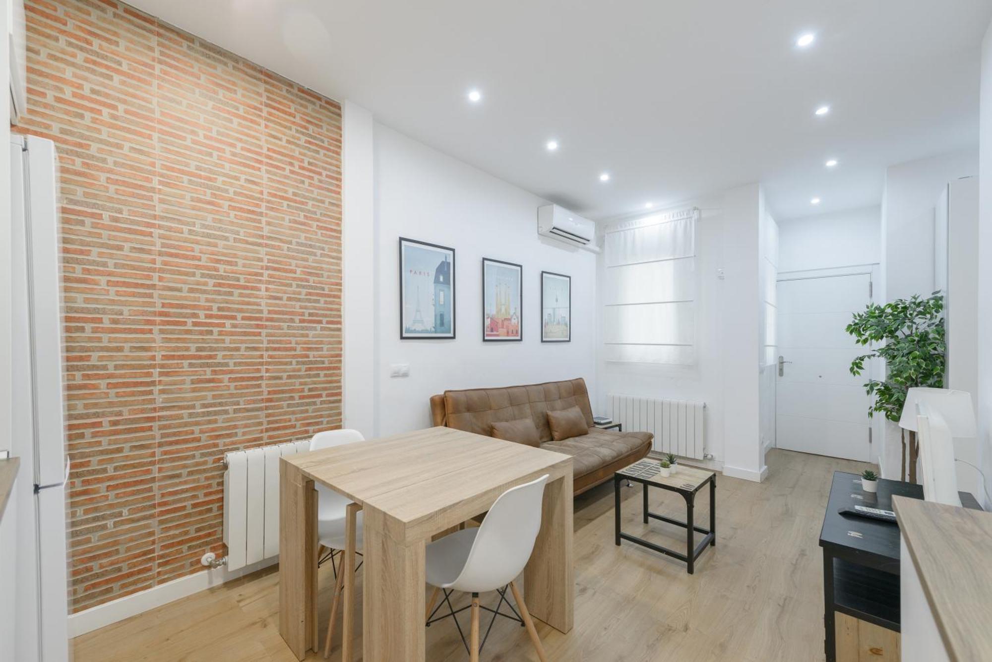 شقة Avila Calle, Precioso Estudio En Santiago Bernabeu-Estrecho En Segundo Piso Sin Ascensor مدريد المظهر الخارجي الصورة